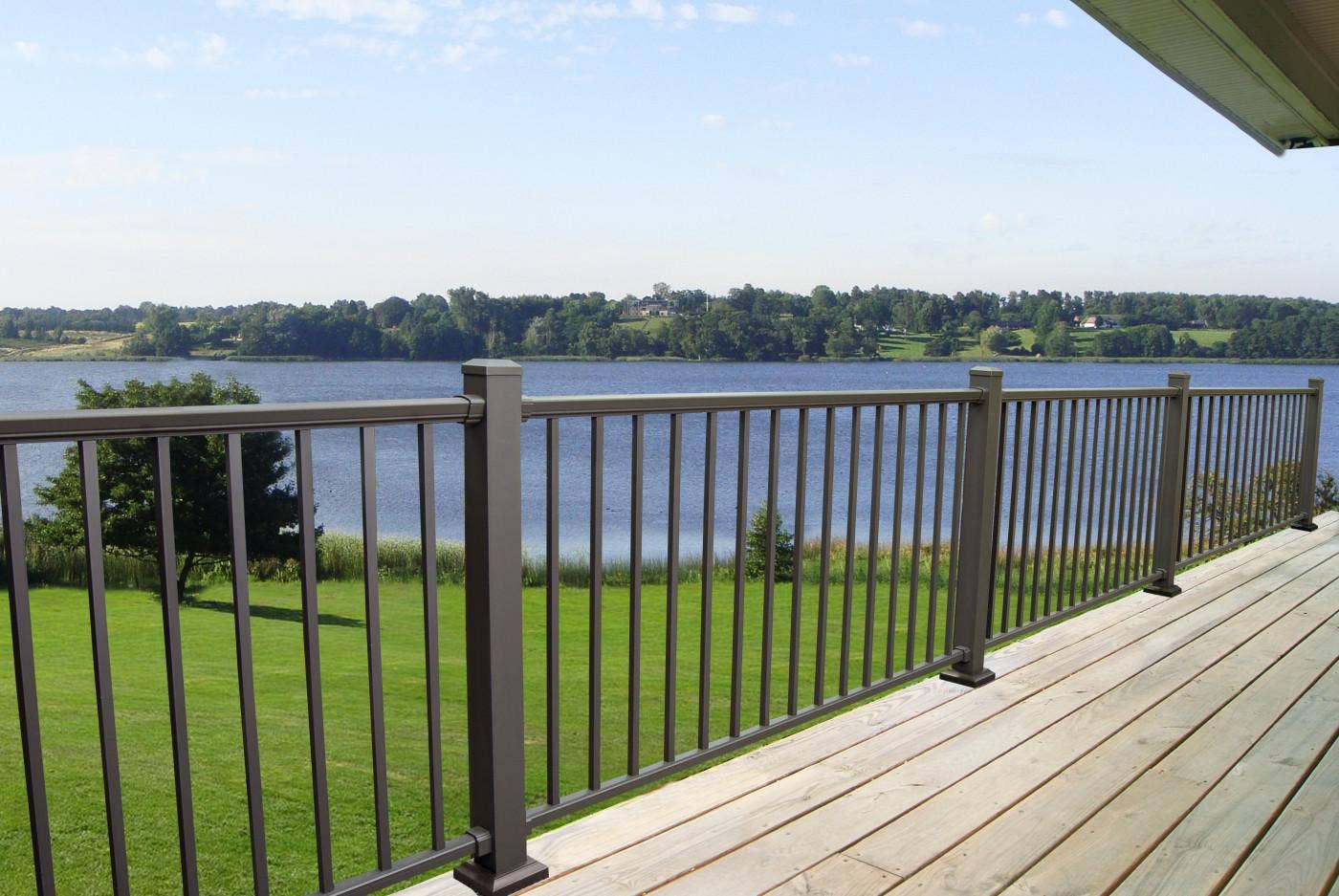 5 Reasons to Love DekPro Prestige Aluminum Railing